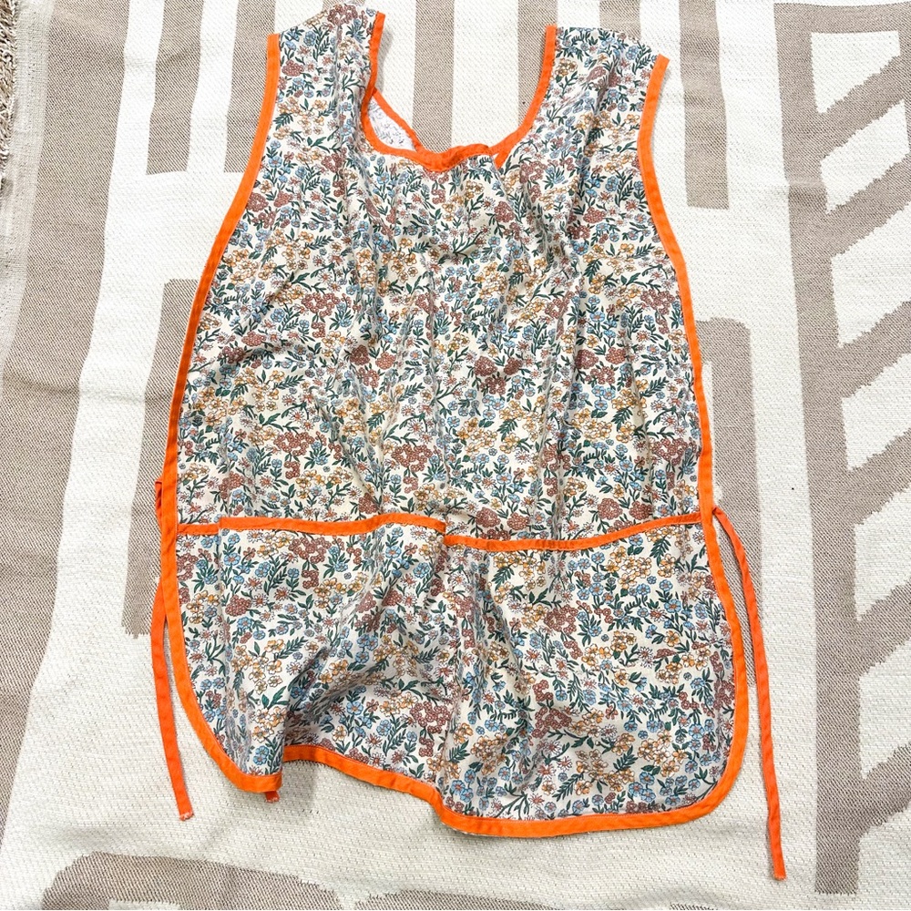 Vintage floral side tie apron